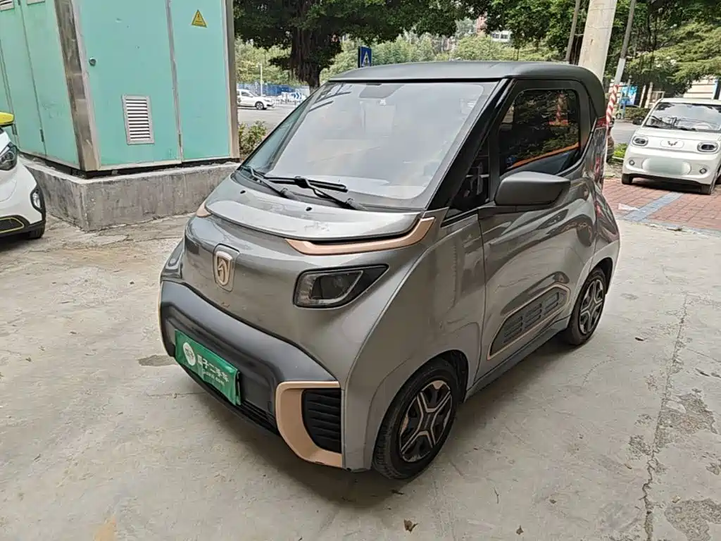 Фото 2 - Baojun E200