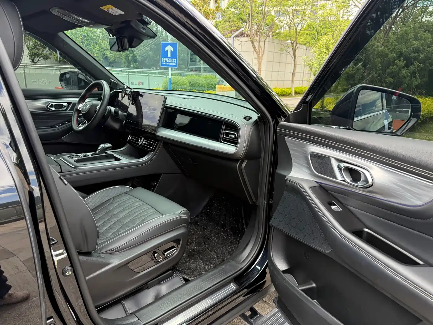 GAC Trumpchi Trumpchi GS8 2022 Pilot Series 2.0TGDI 2WD Premium Edition (7-Seater) фото 48