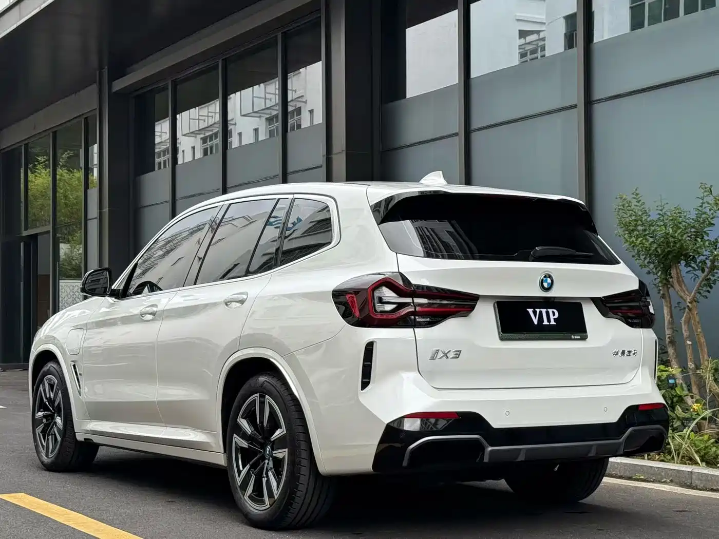 BMW iX3 2023 Leading Type фото 8