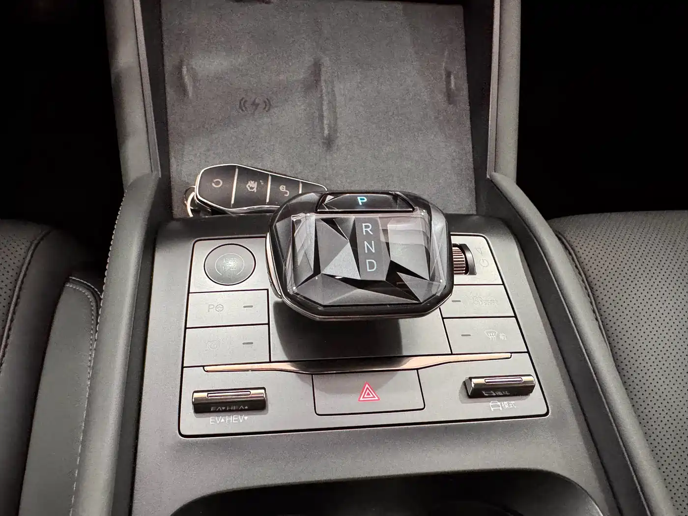 BYD Qin L 2025 DM-i Smart Drive Edition 120KM Surpassing фото 13