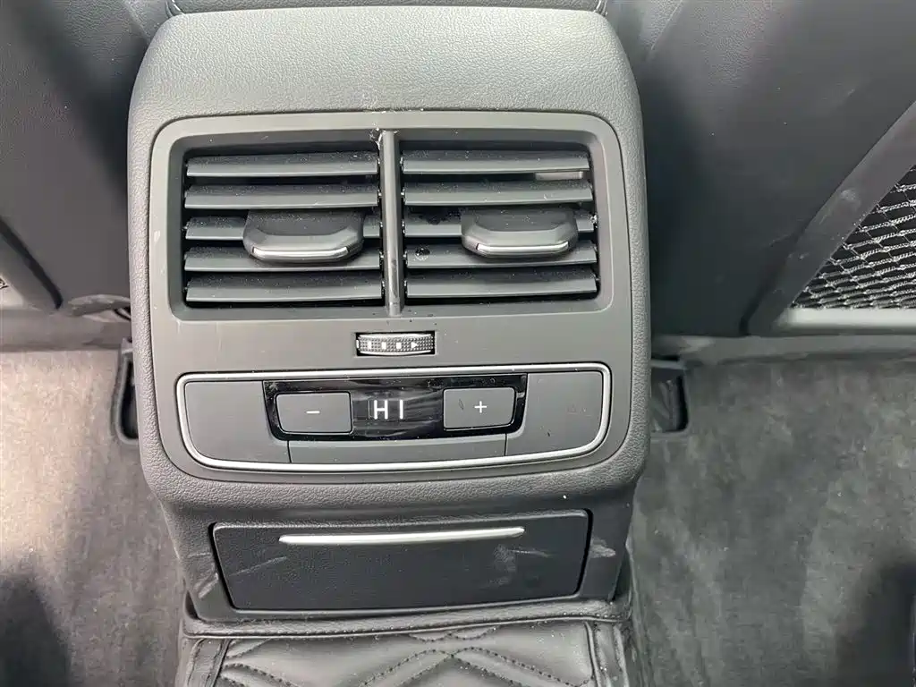 Audi A4L 2022 40 TFSI Luxury Dynamic фото 11