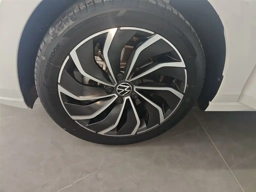 Volkswagen Golf 2023 Facelift 280TSI DSG Pro фото 23