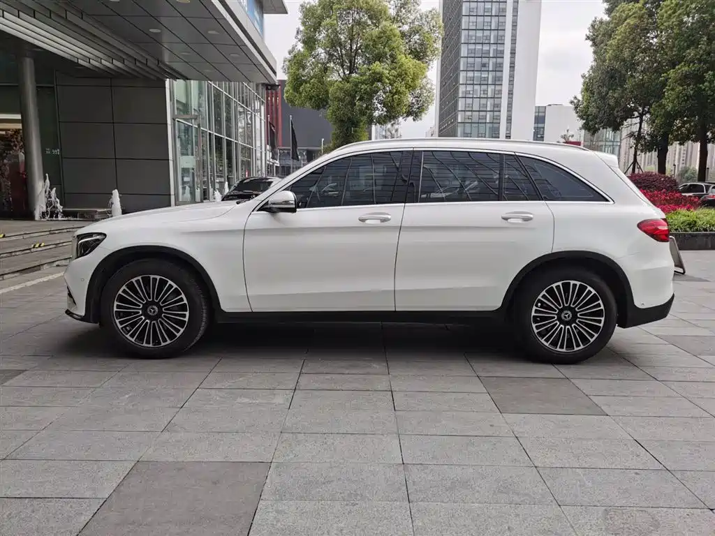 Mercedes-Benz GLC 2019 GLC 260 L 4MATIC Dynamic фото 4