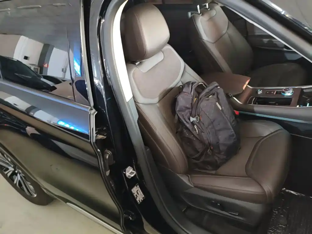 Ford Explorer 2025 2024 2.3T EcoBoost AWD Titanium Edition 6-Seater