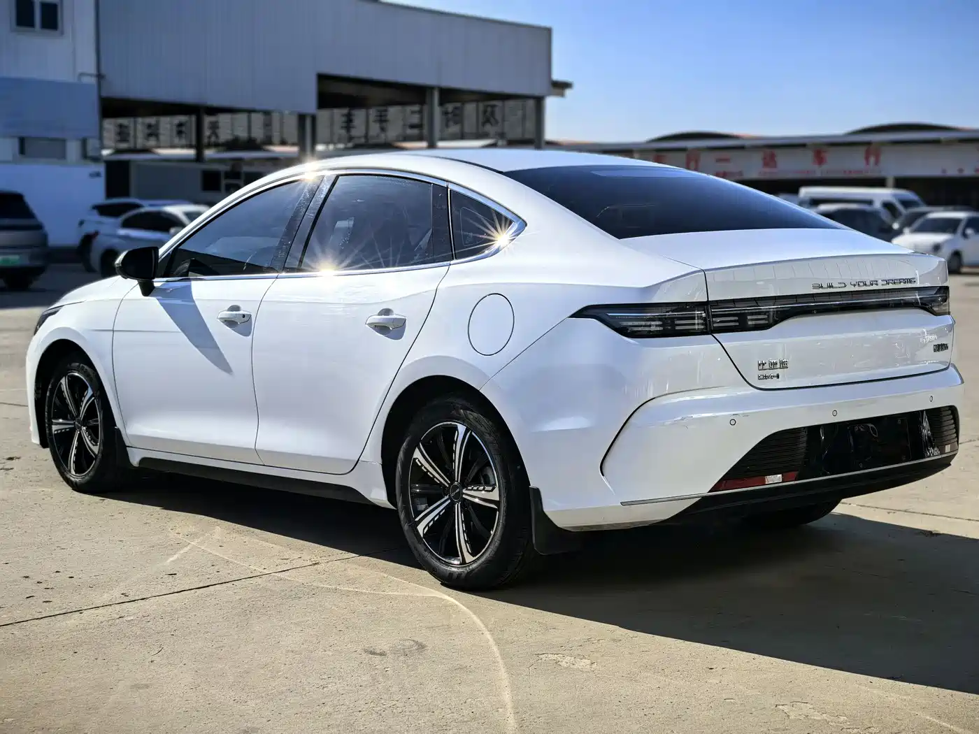 BYD Destroyer 05 2022 DM-i 55KM Luxury фото 6