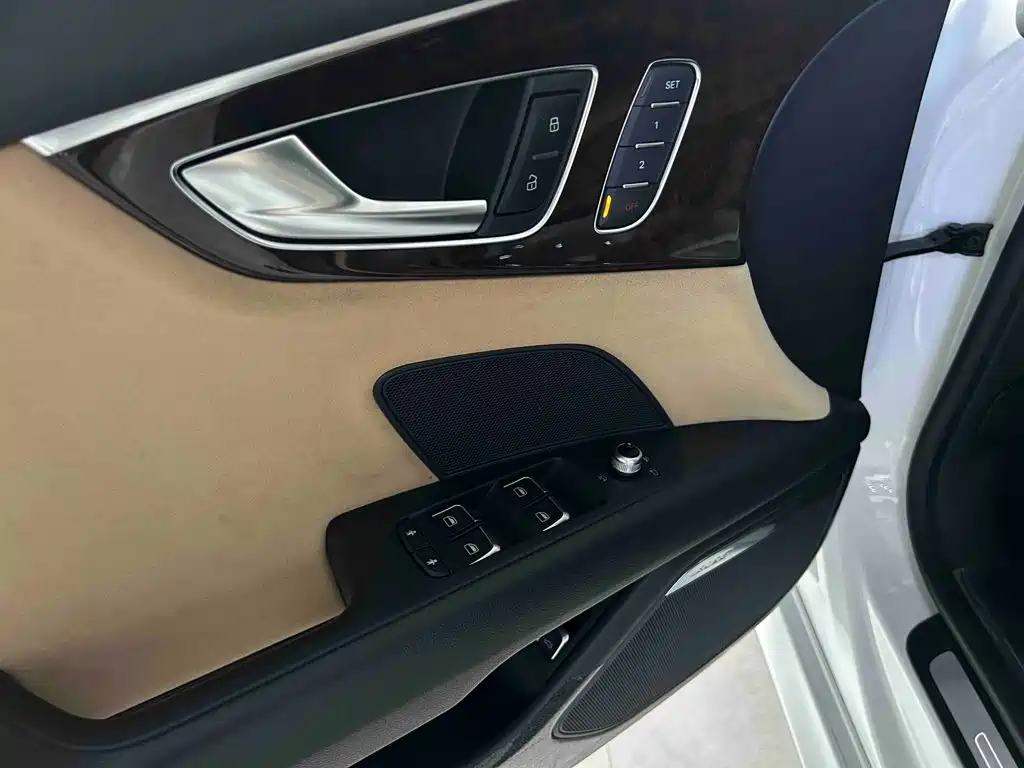 Фото 9 - Audi A7