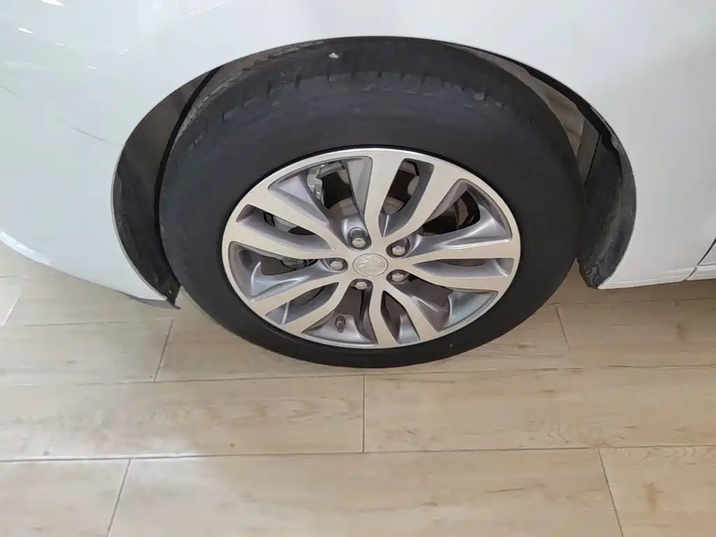 Фото 23 - Buick Excelle