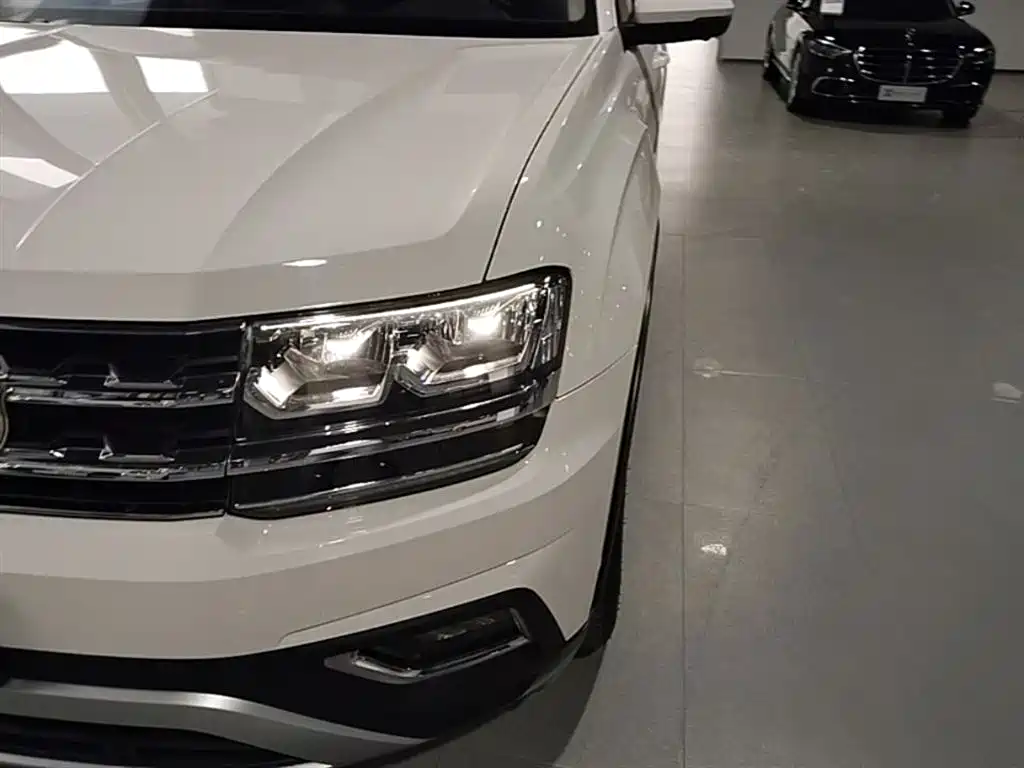 Volkswagen Teramont 2020 380TSI 4WD Luxury Edition China VI фото 24