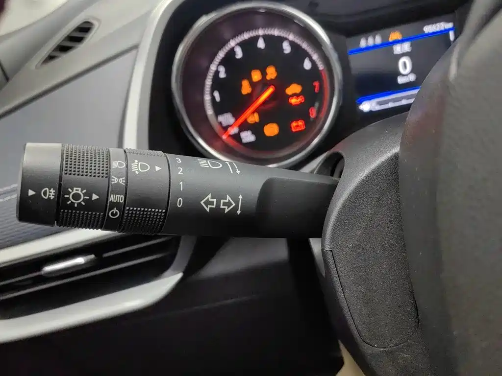 Chevrolet Trax 2021 2019 Redline 335T CVT Premium Edition (China VI)