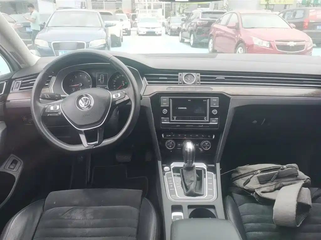 Volkswagen Magotan 2018 330TSI DSG Luxury фото 10