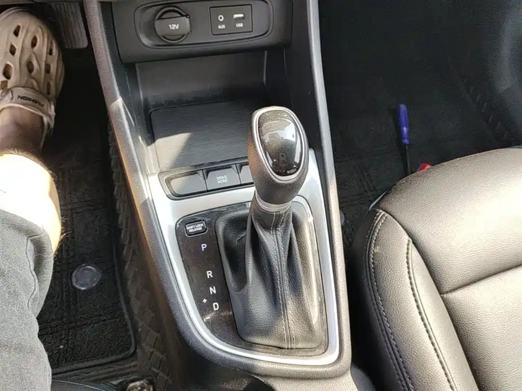 Hyundai Elantra 2018 1.6L Automatic Pleasing Edition GL China VI фото 14