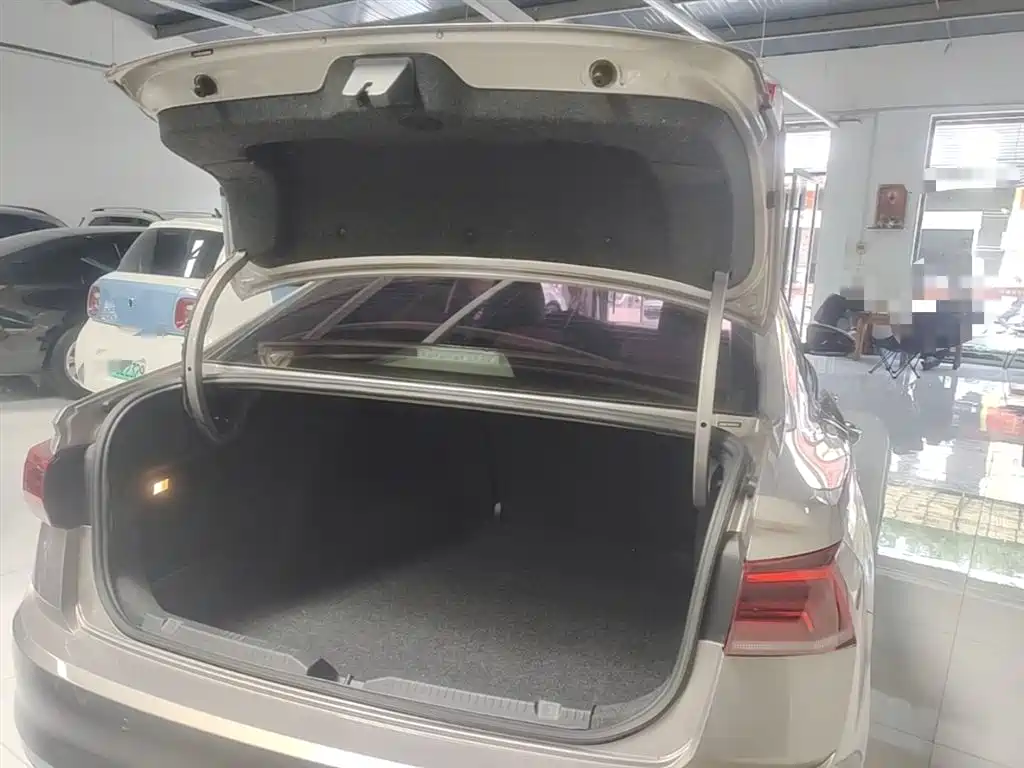 Volkswagen Bora 2019 1.5L Automatic Comfort Type фото 19