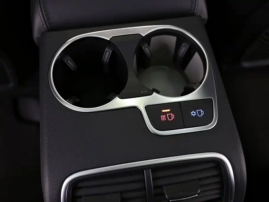 Фото 19 - Audi A6L
