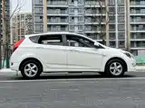 Photo 14 - Hyundai Reina