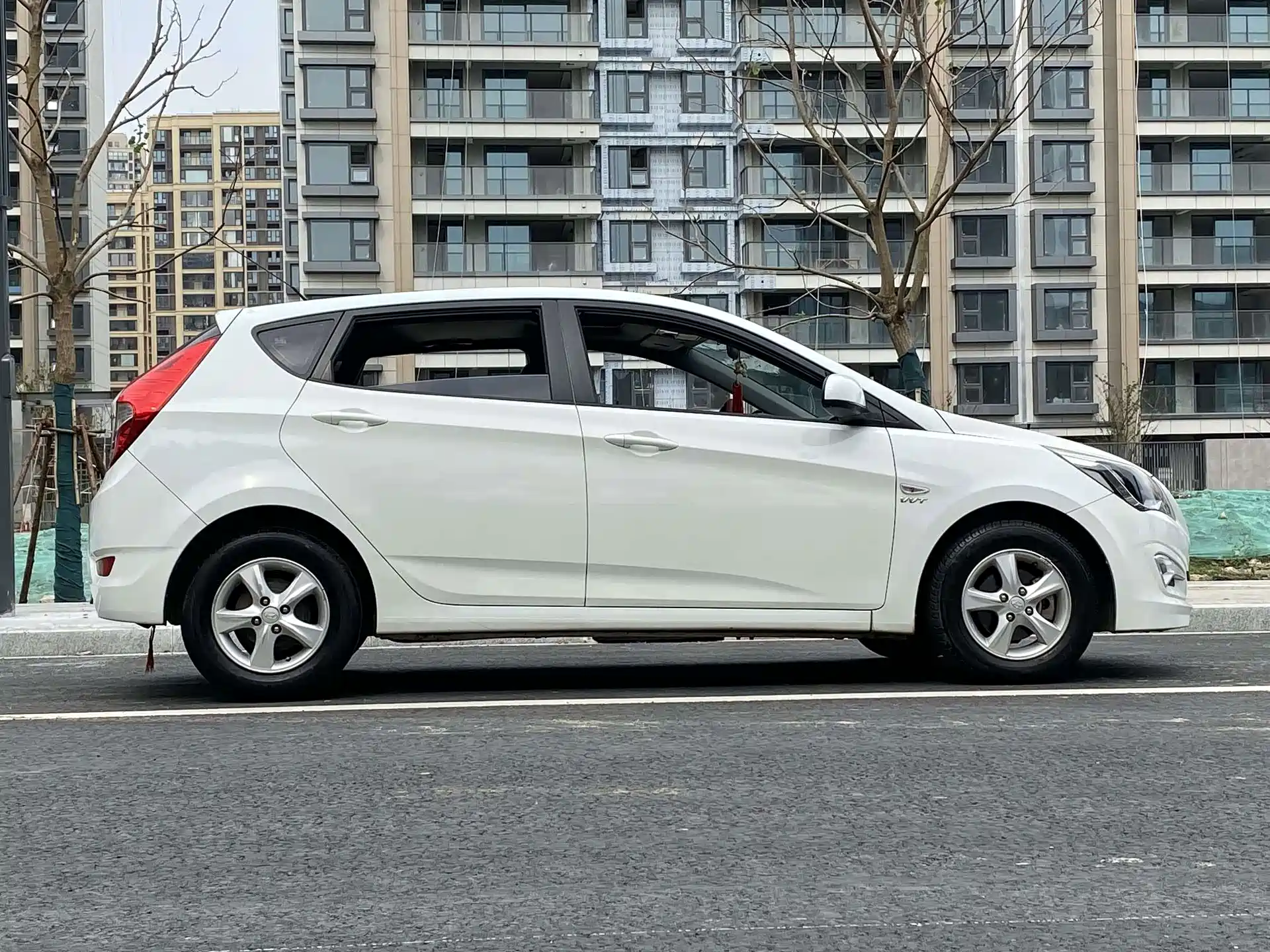 Photo 14 - Hyundai Reina