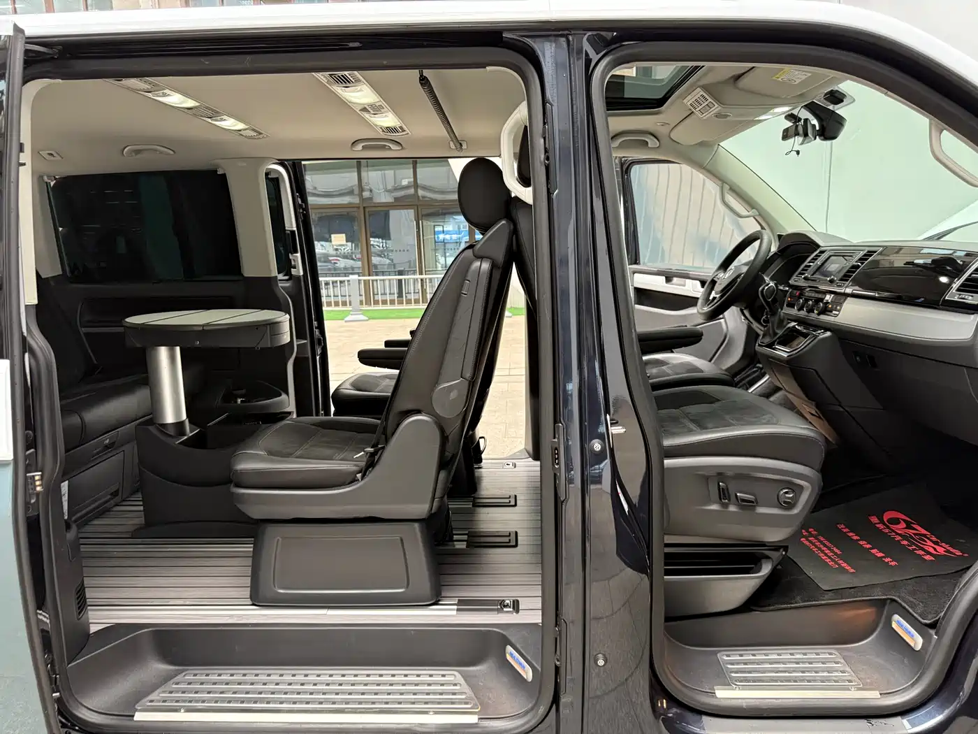 Volkswagen Multivan 2017 2.0TSI AWD Premium Edition 7-Seater фото 30