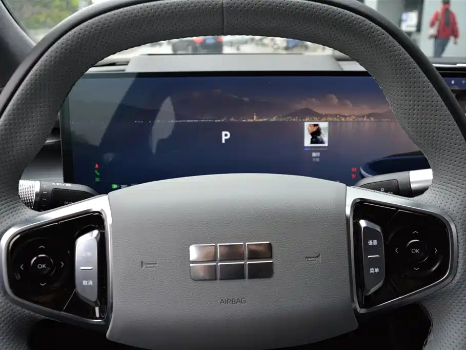 GEELY GALAXY GALAXY E8