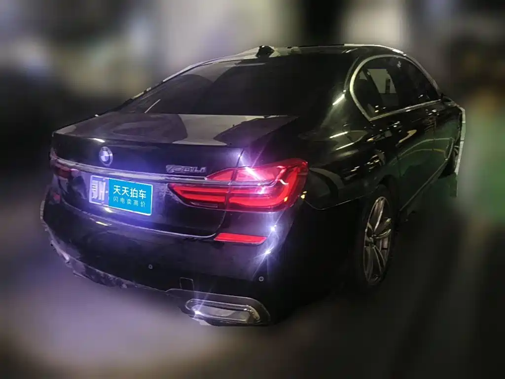 صورة 2 - BMW 7 Series
