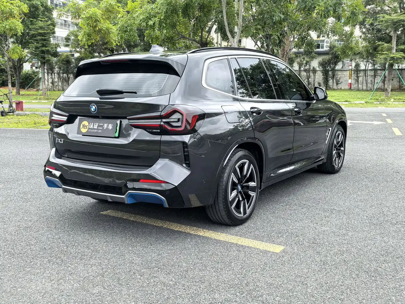 BMW iX3 2022 Leading Edition фото 7