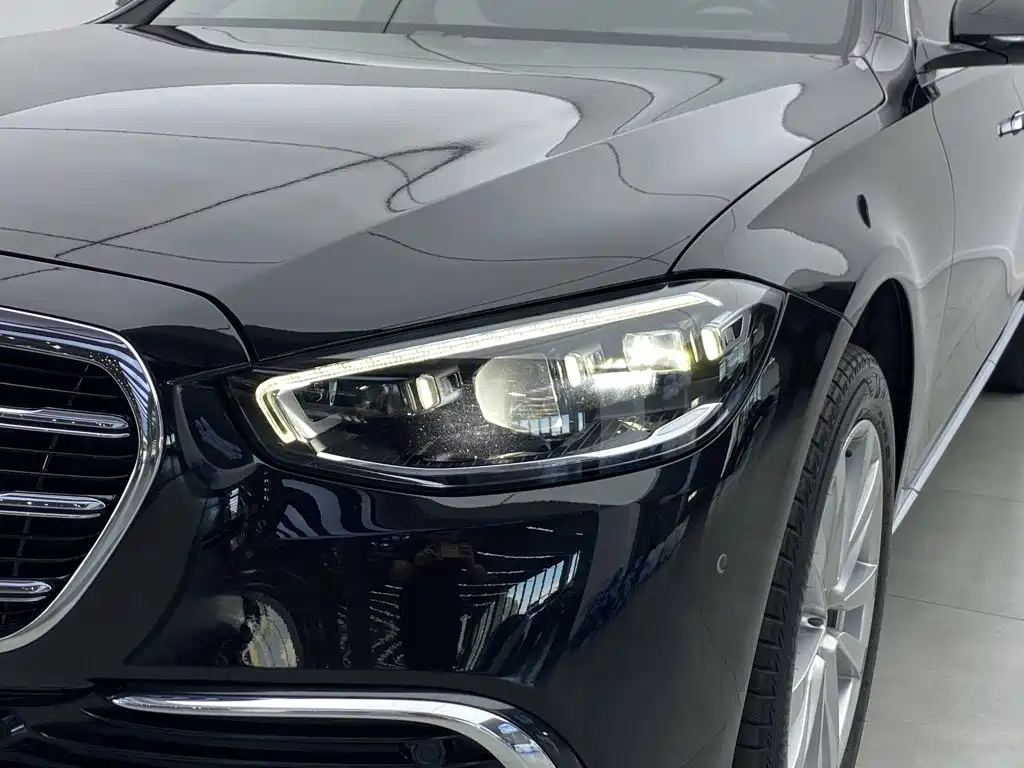 Фото 5 - Mercedes-Benz S-Class