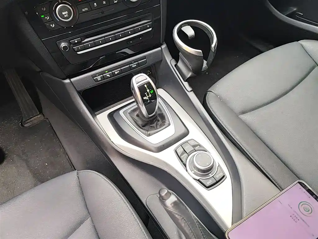 BMW X1 2014 sDrive18i Leading Edition фото 14