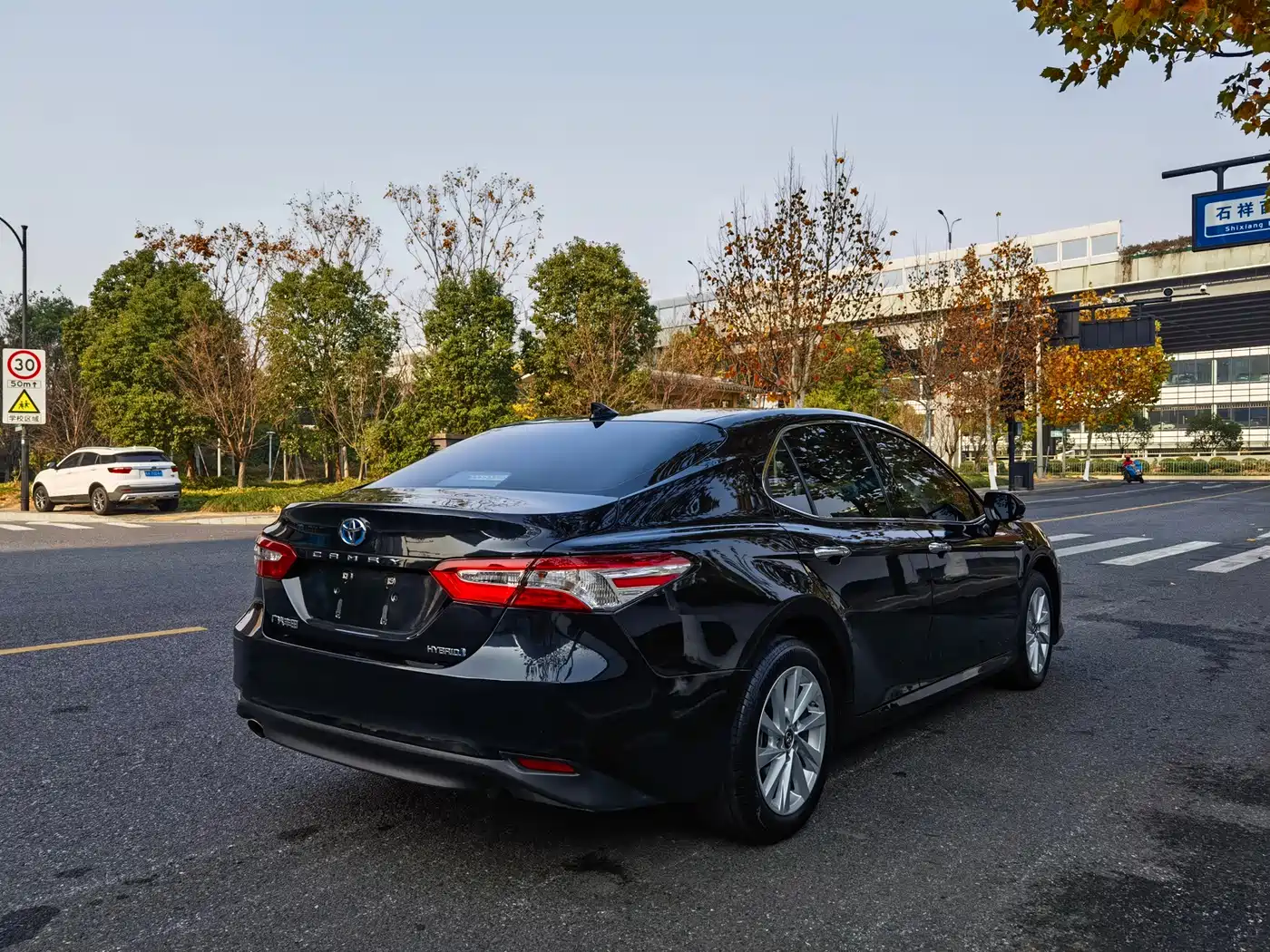 Toyota Camry 2023 Hybrid 2.5HGVP Leading Edition фото 5