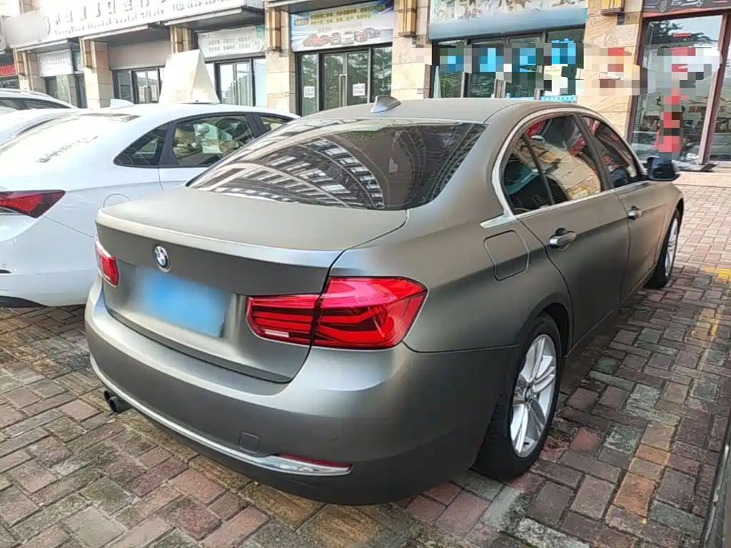 Photo 7 - BMW 3 Series