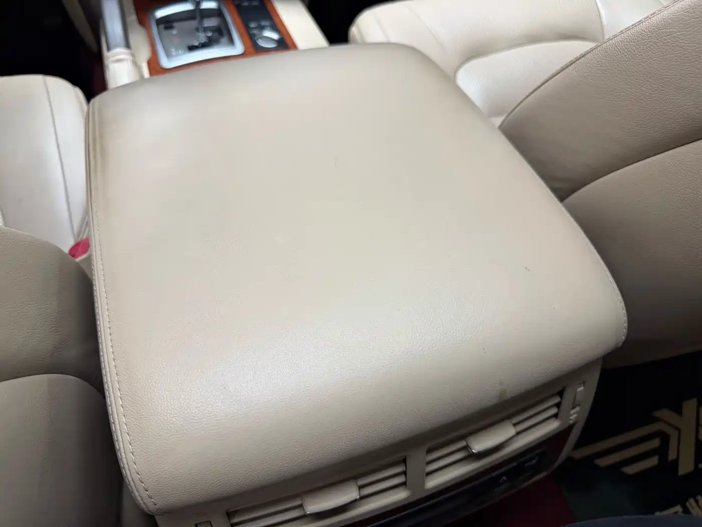 Toyota Land Cruiser 2012 4.6L Automatic VX-R фото 27