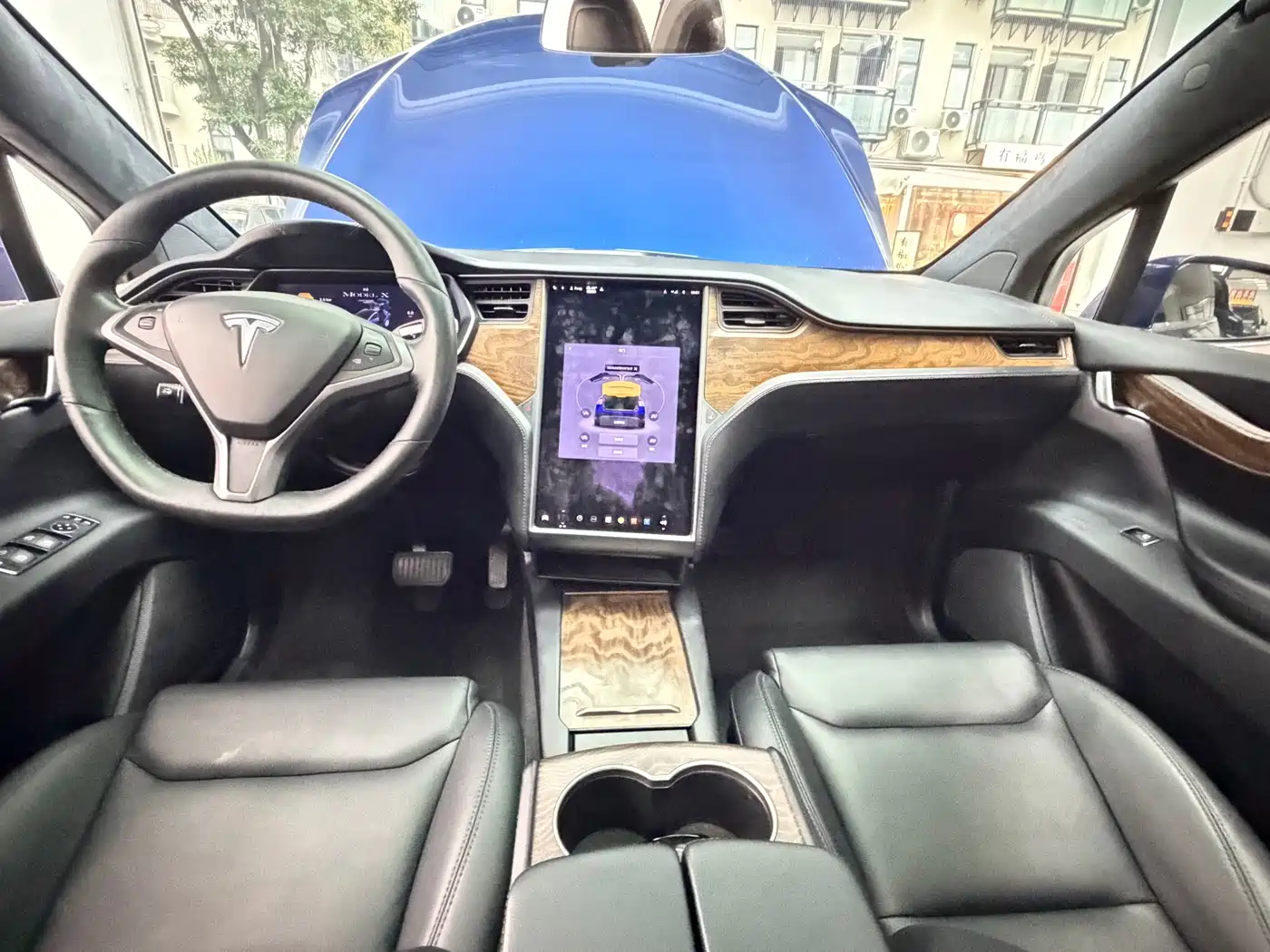 TESLA MODEL X