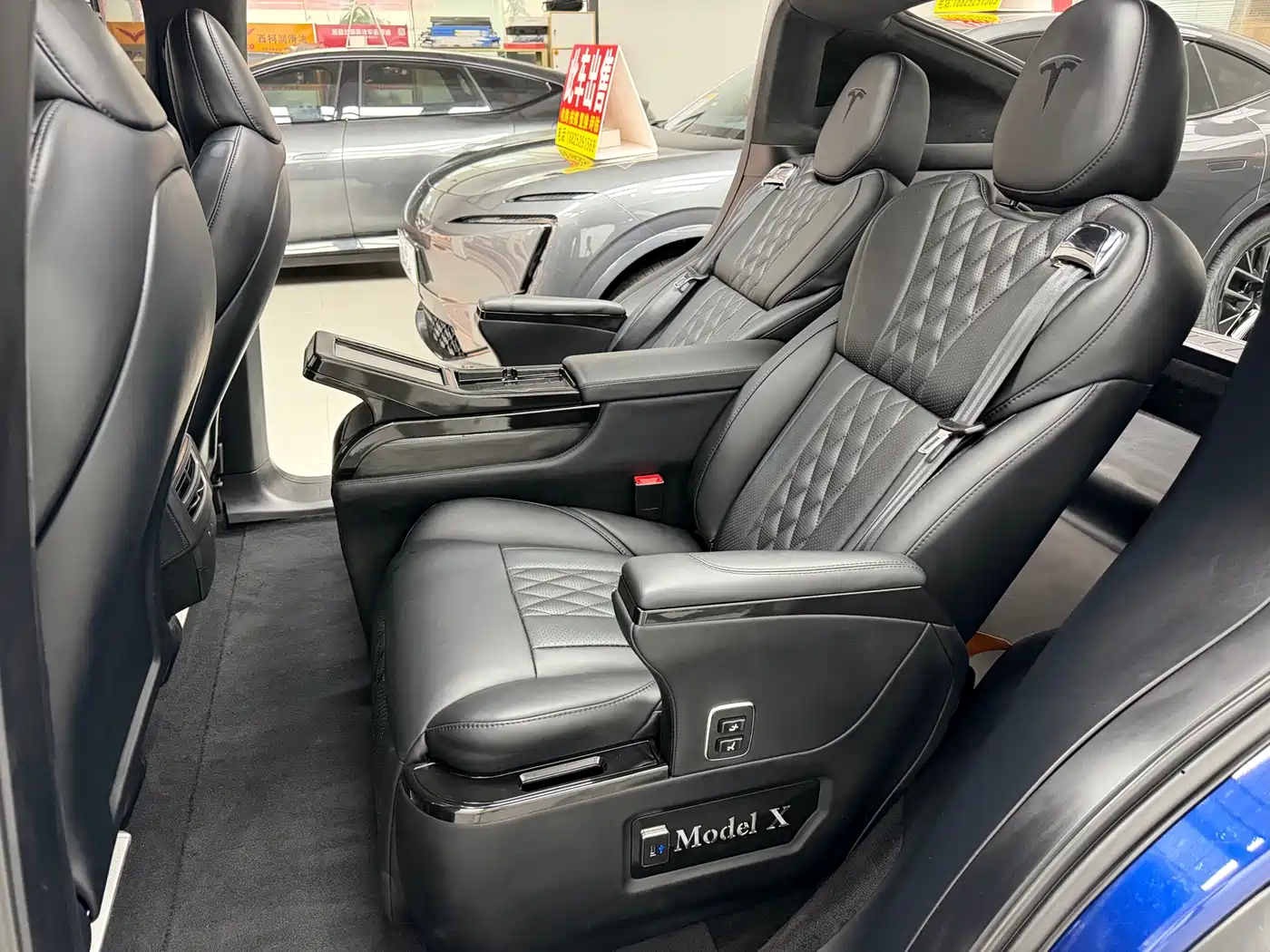 TESLA MODEL X