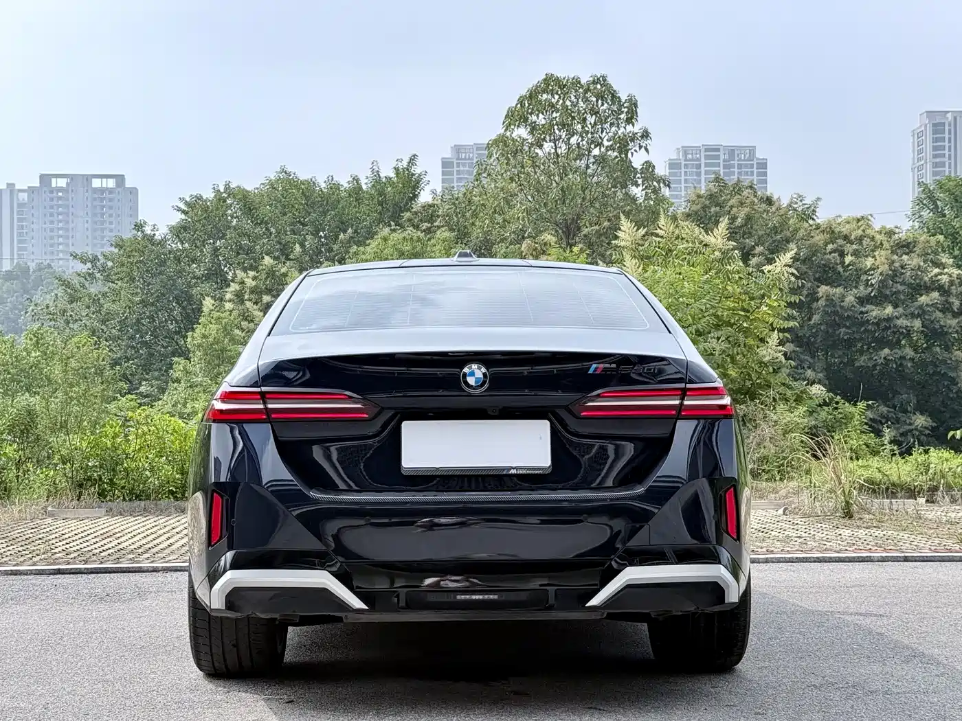 BMW 5 Series 2025 530Li Premium M Sport Package фото 12