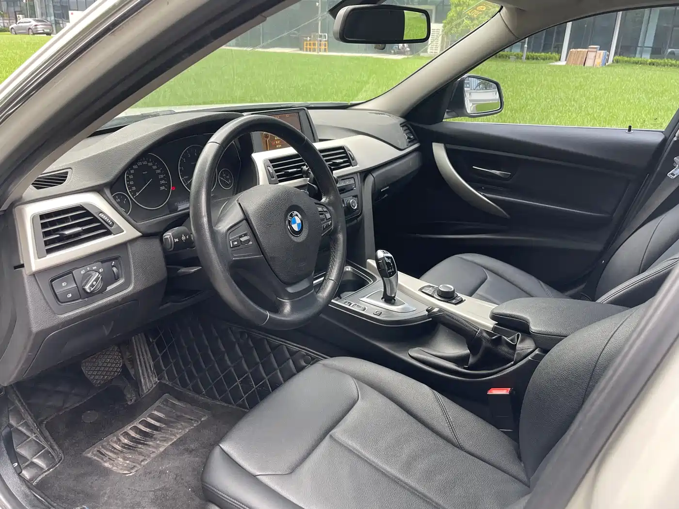 BMW 3 Series 2014 320Li Fashion фото 8