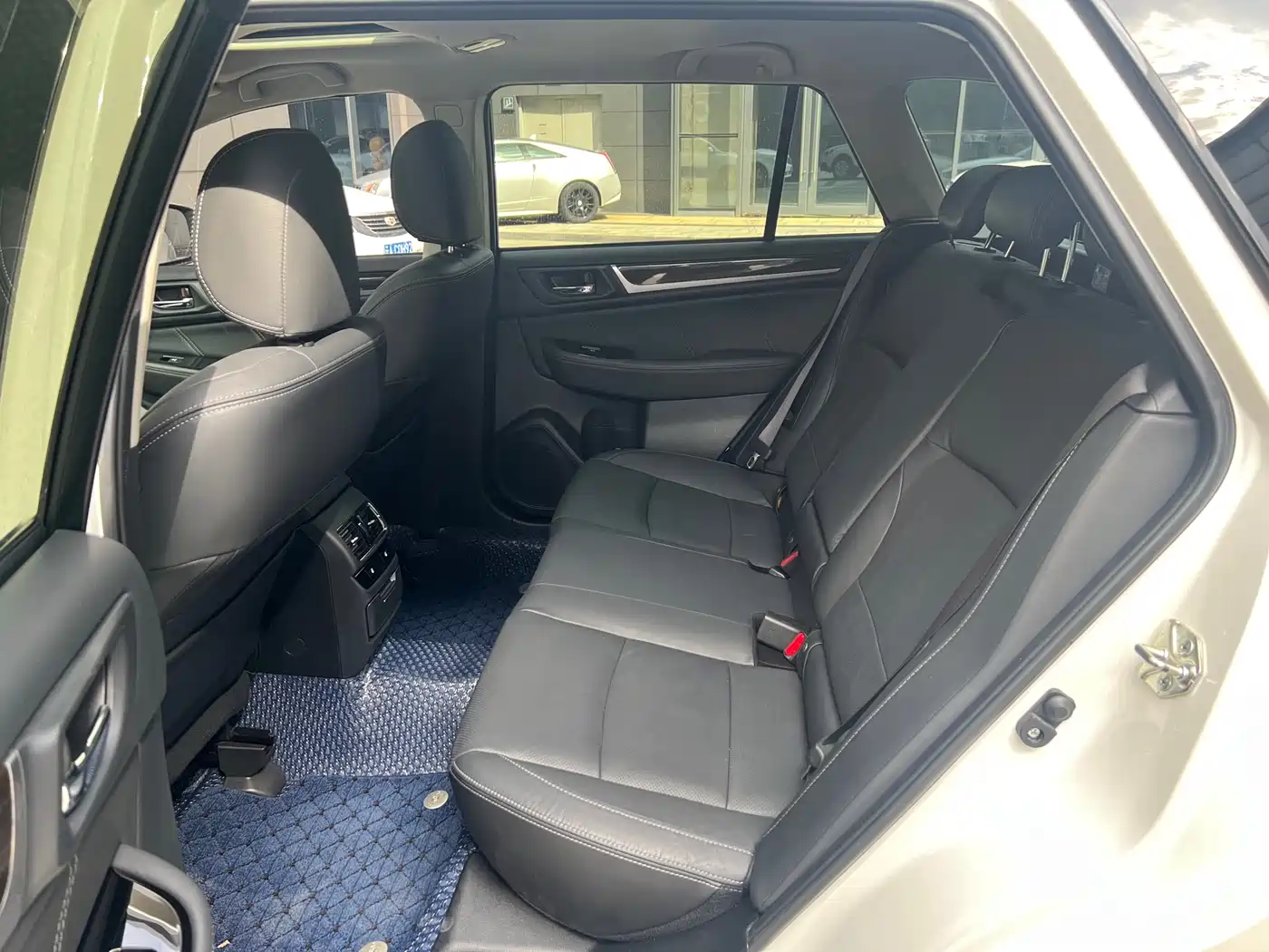 SUBARU OUTBACK