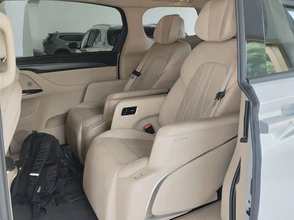 Buick GL8 New Energy 2025 2025 Land Honor Premium Edition 7-Seater