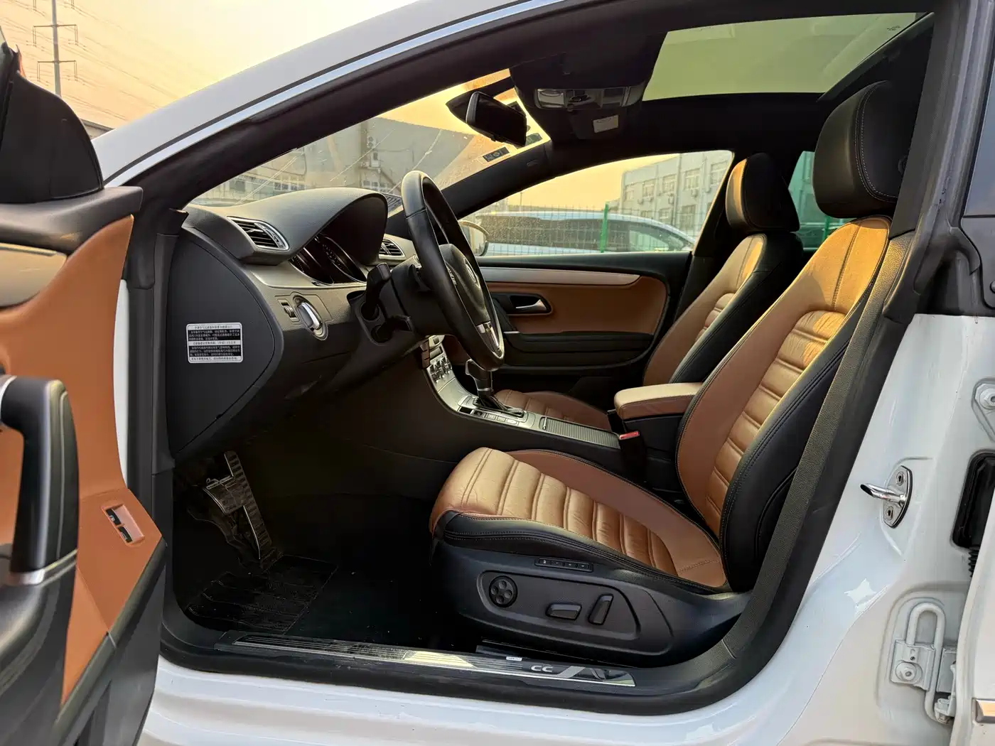 Volkswagen FAW-Volkswagen CC 2016 Model 1.8TSI Luxury фото 24