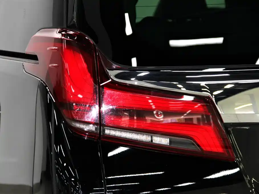 Toyota Alphard 2021 Hybrid 2.5L Premium фото 30