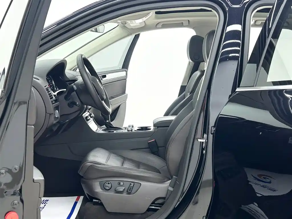 Volkswagen Touareg 2017 3.0TSI Explorer Edition фото 5