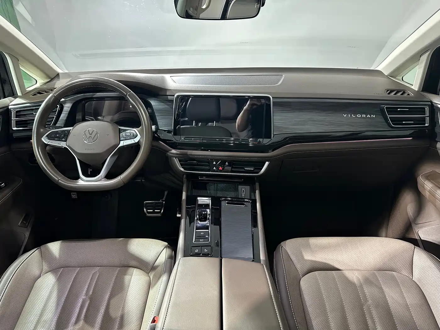 Volkswagen Viloran 2022 380TSI Premium Edition фото 5