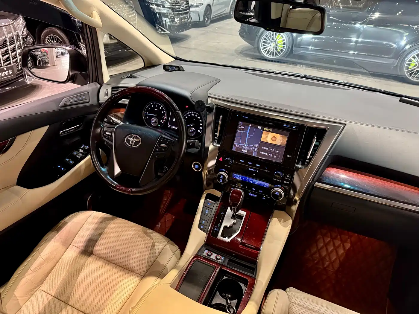 Toyota Alphard 2015 3.5L Luxury Edition фото 8