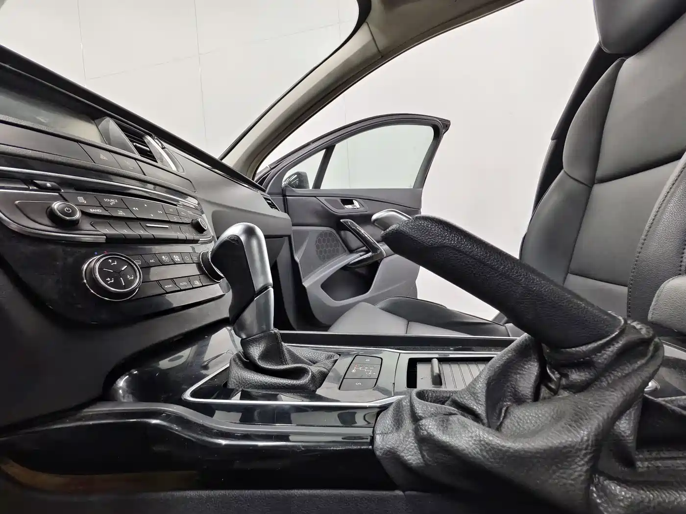 Peugeot 508 2013 2.0L 2nd Anniversary Auto Sunroof Classic Edition фото 12
