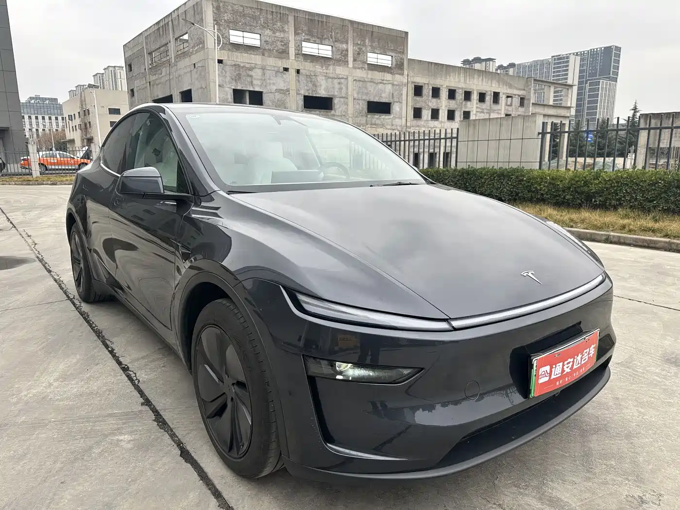 TESLA MODEL Y