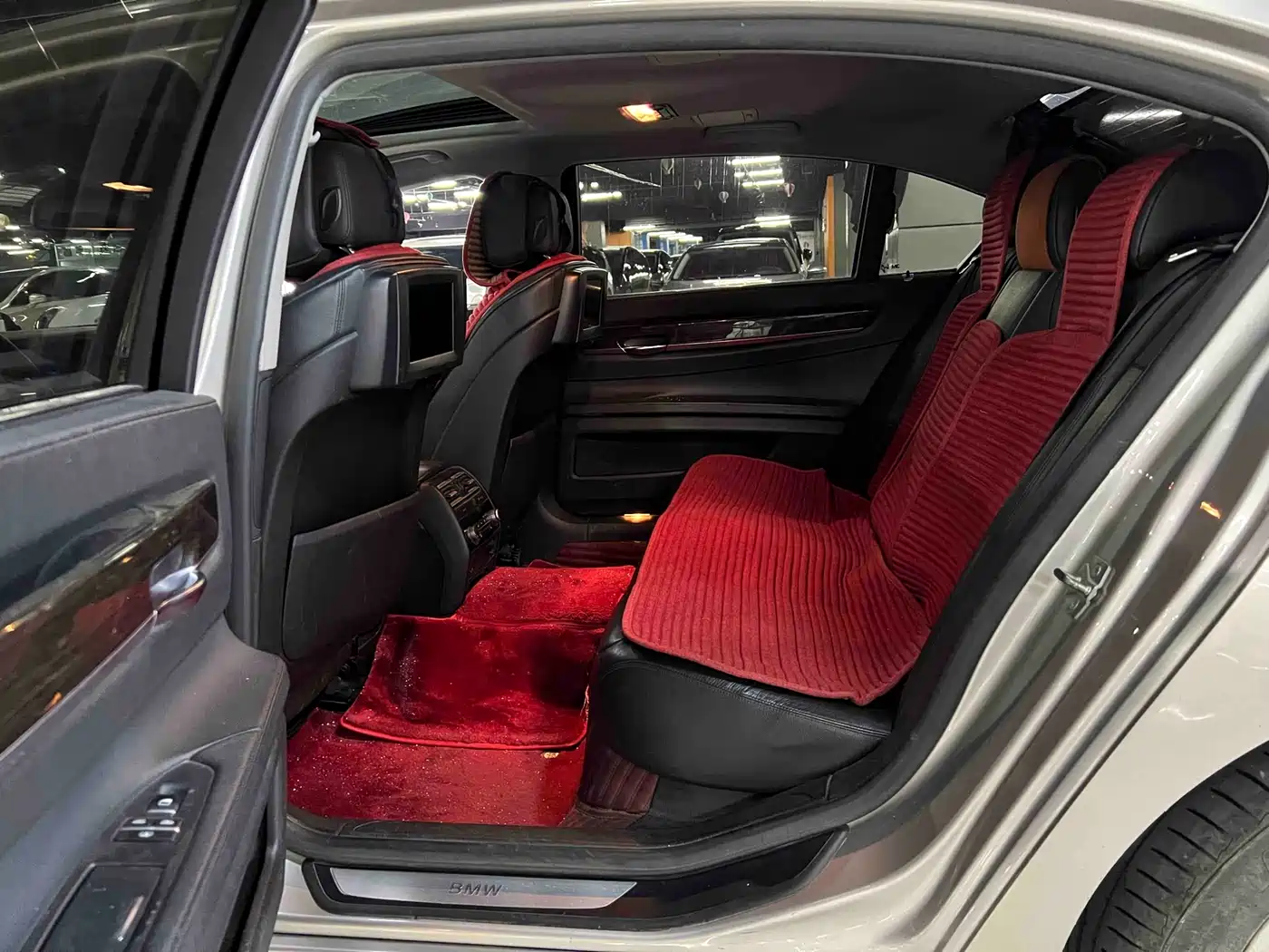 BMW 7 Series 2009 Model 740Li Leading Edition фото 7