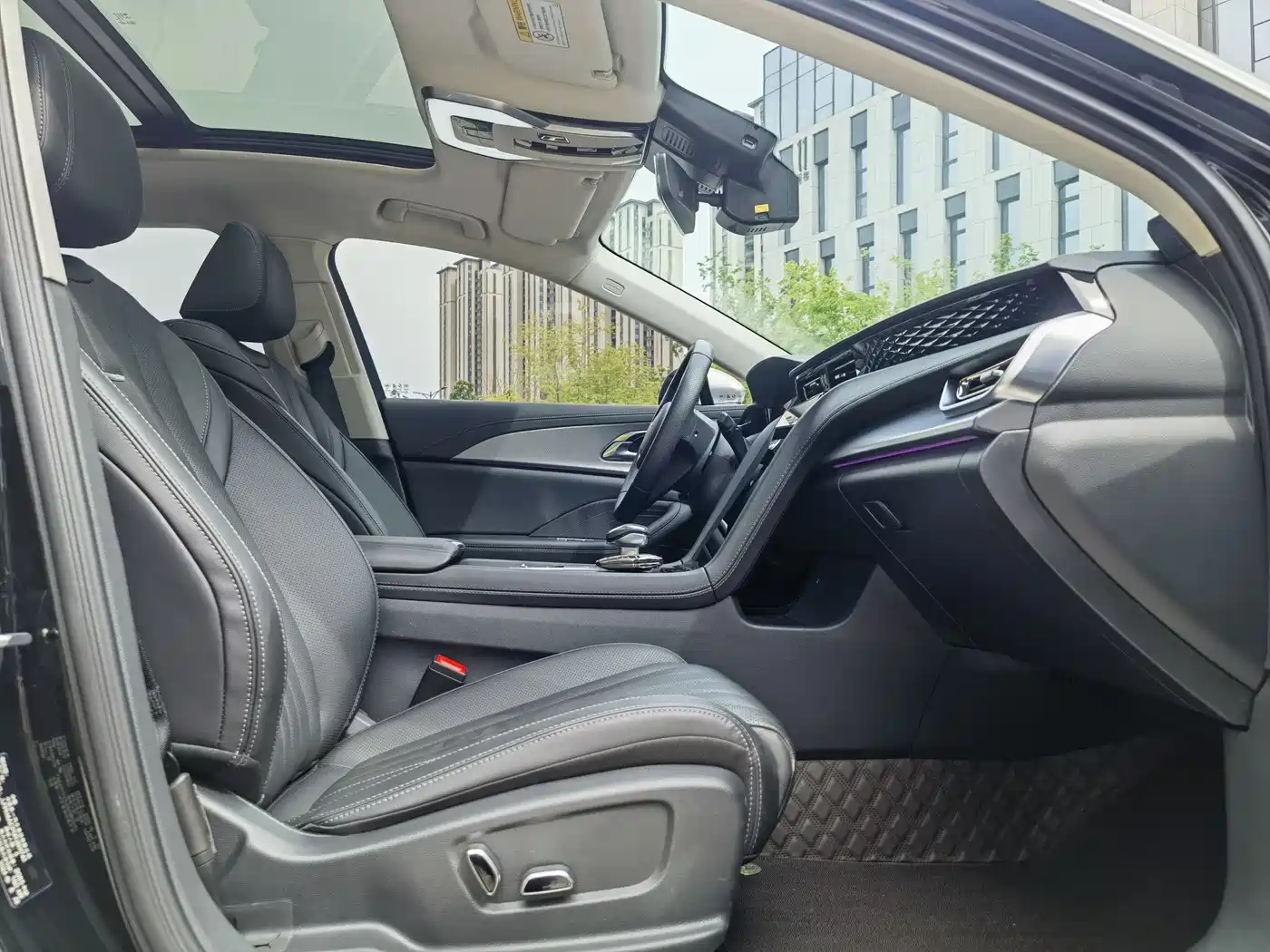Hongqi H5 2024 2.0T Automatic Smart Connect Flag Smooth Edition фото 14