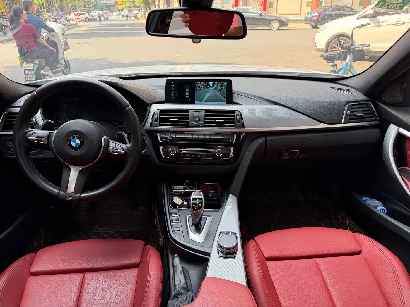 BMW 3 Series 2019 320i M Sport Black Night Edition фото 8