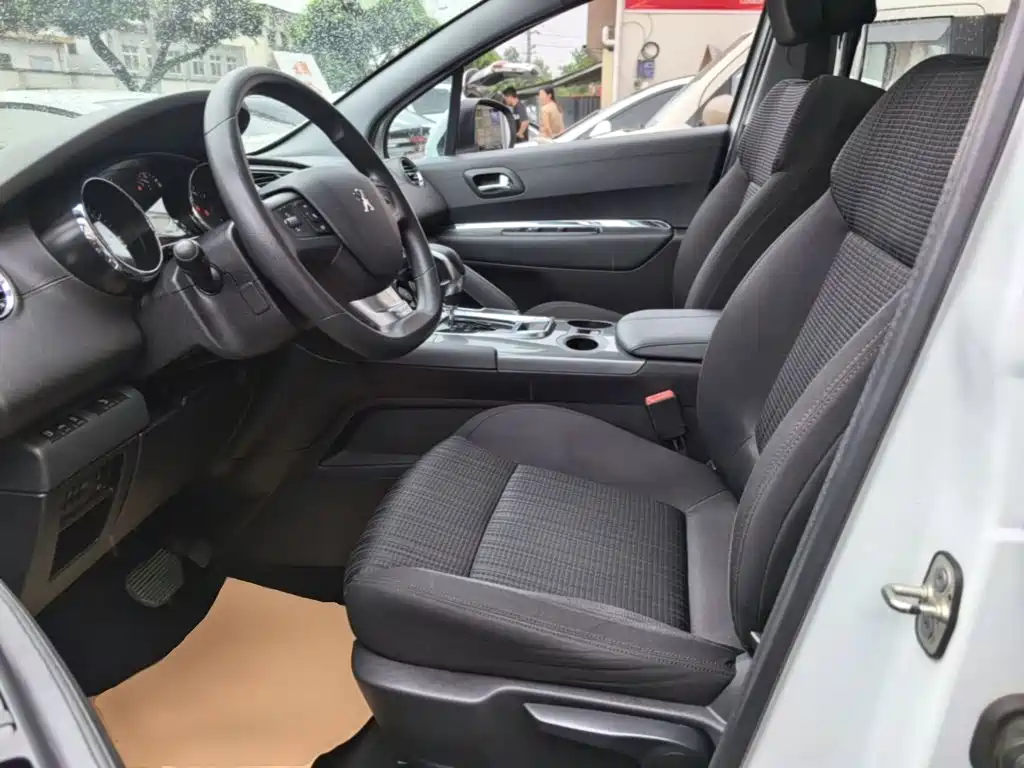 Peugeot 3008 2017 2016 1.6THP Automatic Classic Edition