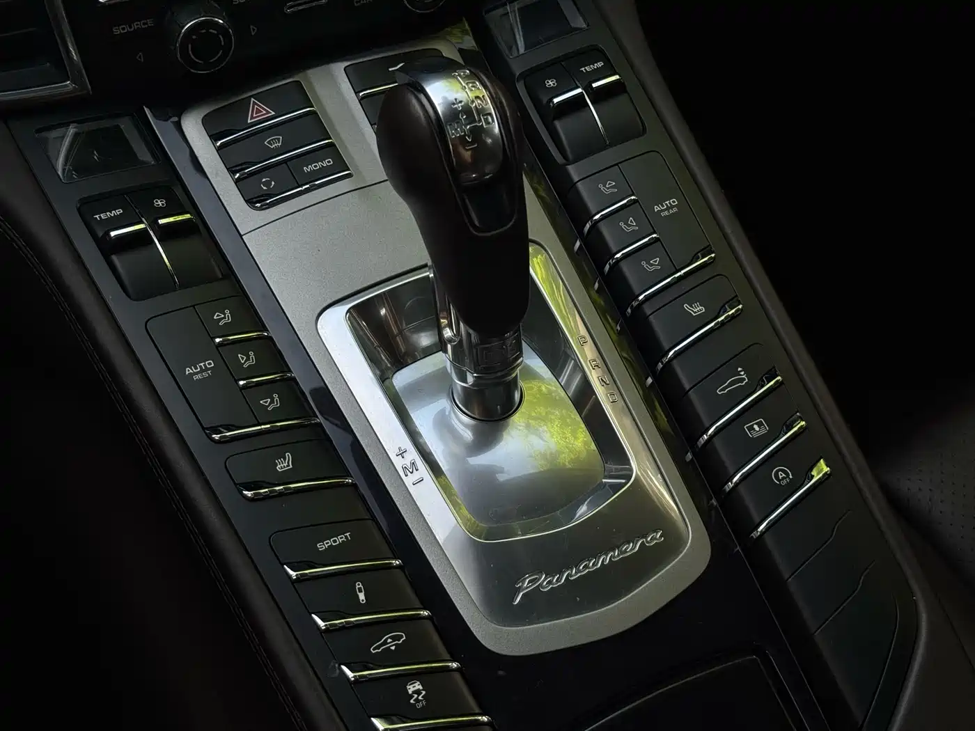 Porsche Panamera 2010 Model Panamera S 4.8L фото 29
