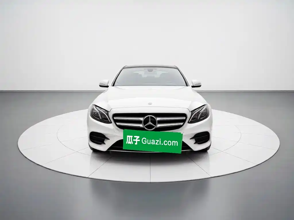 صورة 2 - Mercedes-Benz E-Class