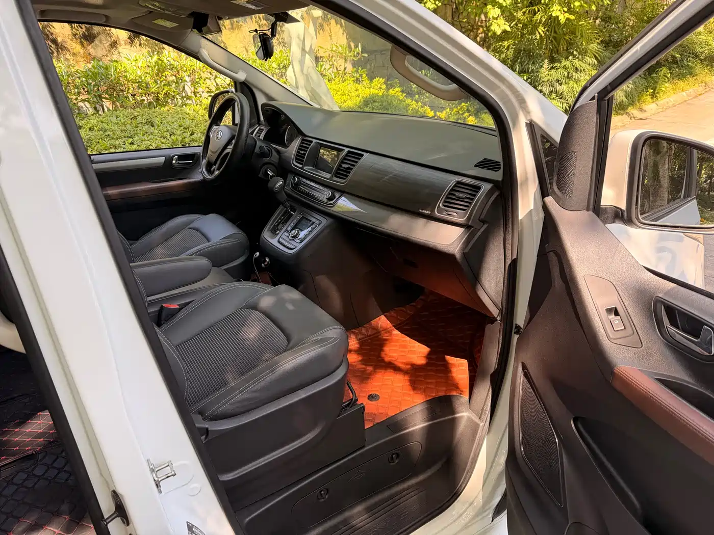 SAIC Maxus Maxus G10 2019 PLUS 2.0T Auto Elite China VI фото 34