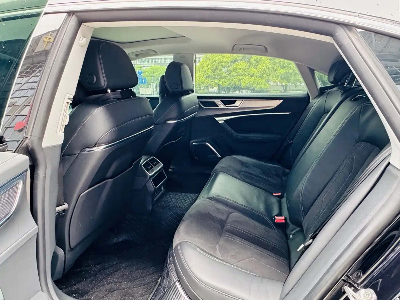 Audi A7L 2024 45 TFSI Luxury фото 7