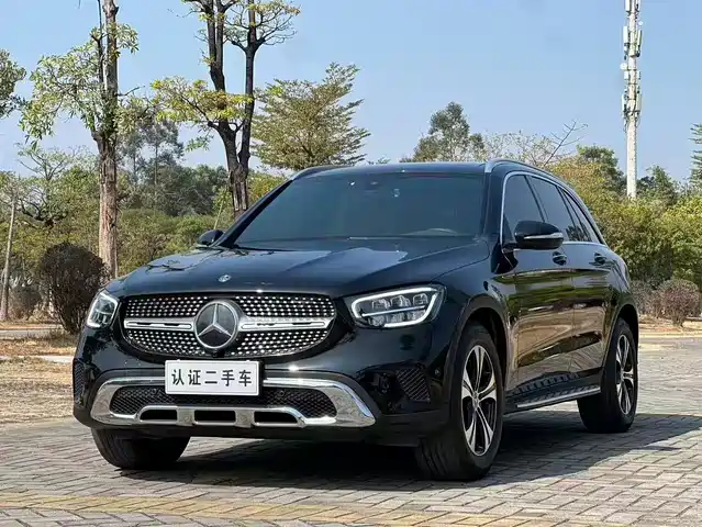 MERCEDES-BENZ GLC